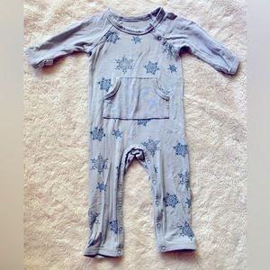 Kyte BABY longall. Size 0-3 months. Color: snowflake. EUC